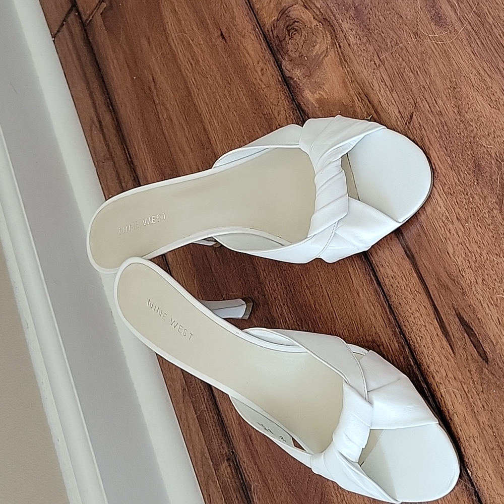Nine West White Kitten Heel Slides. White Size 8M.